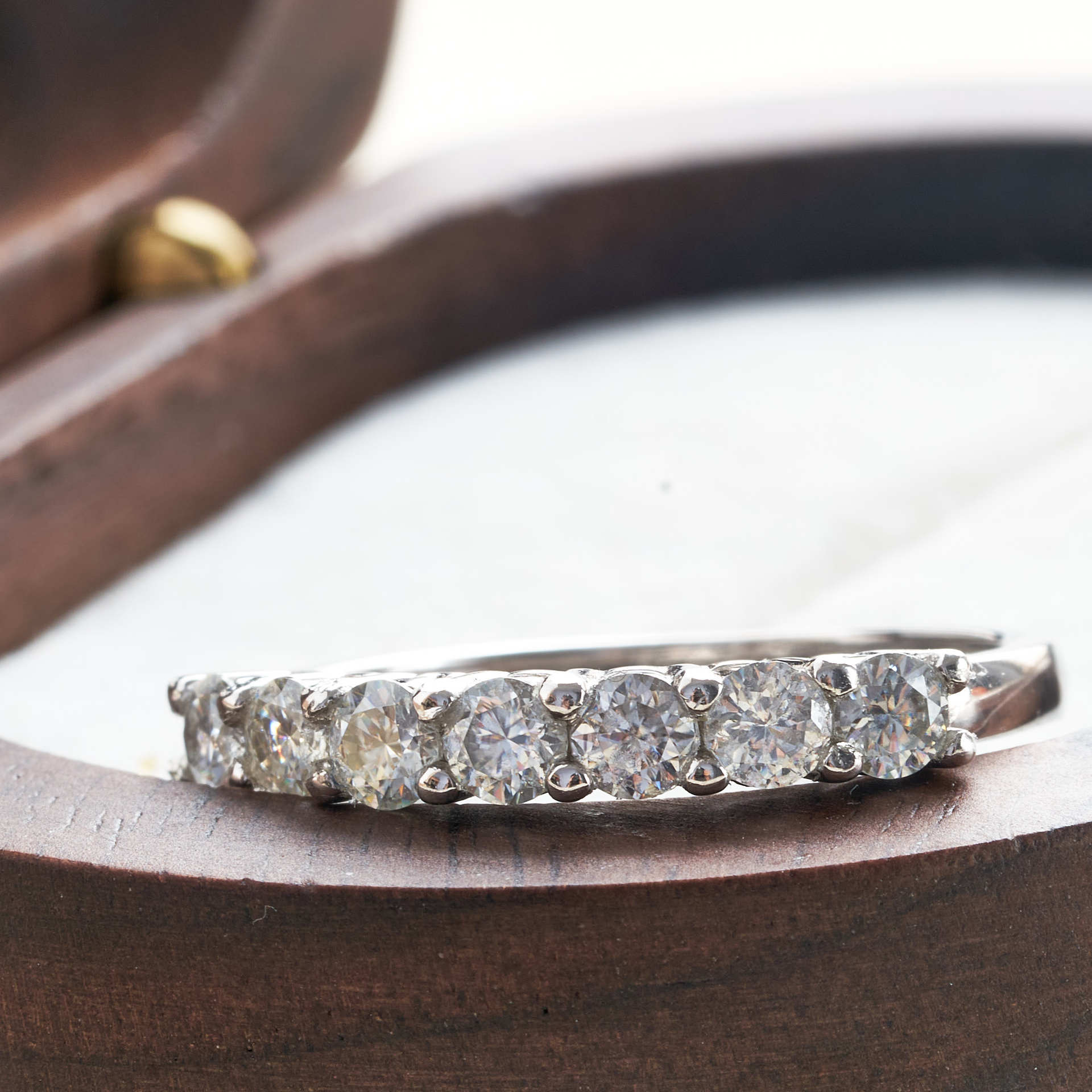 Anillo de moissanita redondo de 0,7 CT D Color VVS1 EX, anillo de eternidad de Plata de Ley 925, anillo de compromiso para mujer, banda de lujo para boda: Blanco / 6