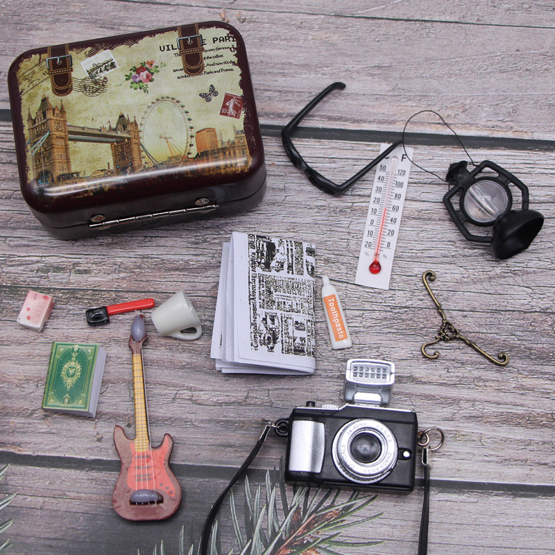 1:12 Mini DIY Kamera Buch Koffer Gitarre Glas Puppenhaus Miniatur Reise Bausatz freundlicher vorgeben Spielen Spielzeug Möbel Zubehör