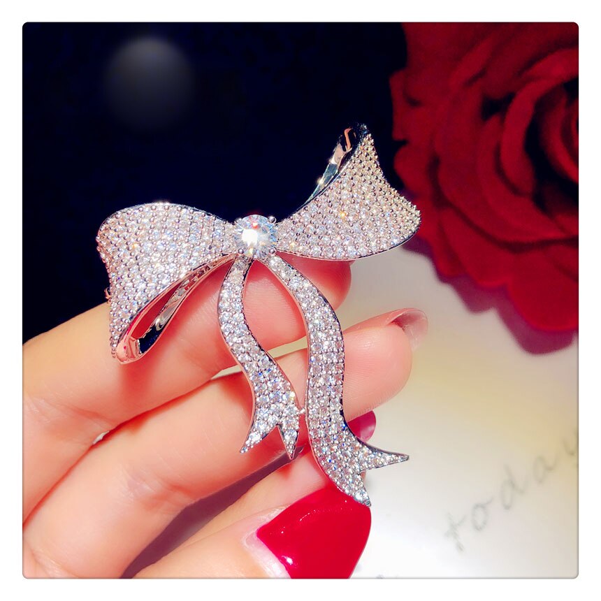 Broches Voor Vrouwen Luxe Zirconia Strik Corsage Trui Pak Pin Accessoires Fijne Sieraden Broche Valentijnsdag