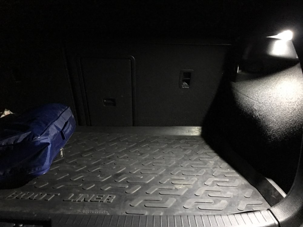2 pcs 12V 6000K Xenon White Car Footwell Luggage Trunk LED Compartment Light for Ford Focus MK1 II Cabriolet Fiesta Escort