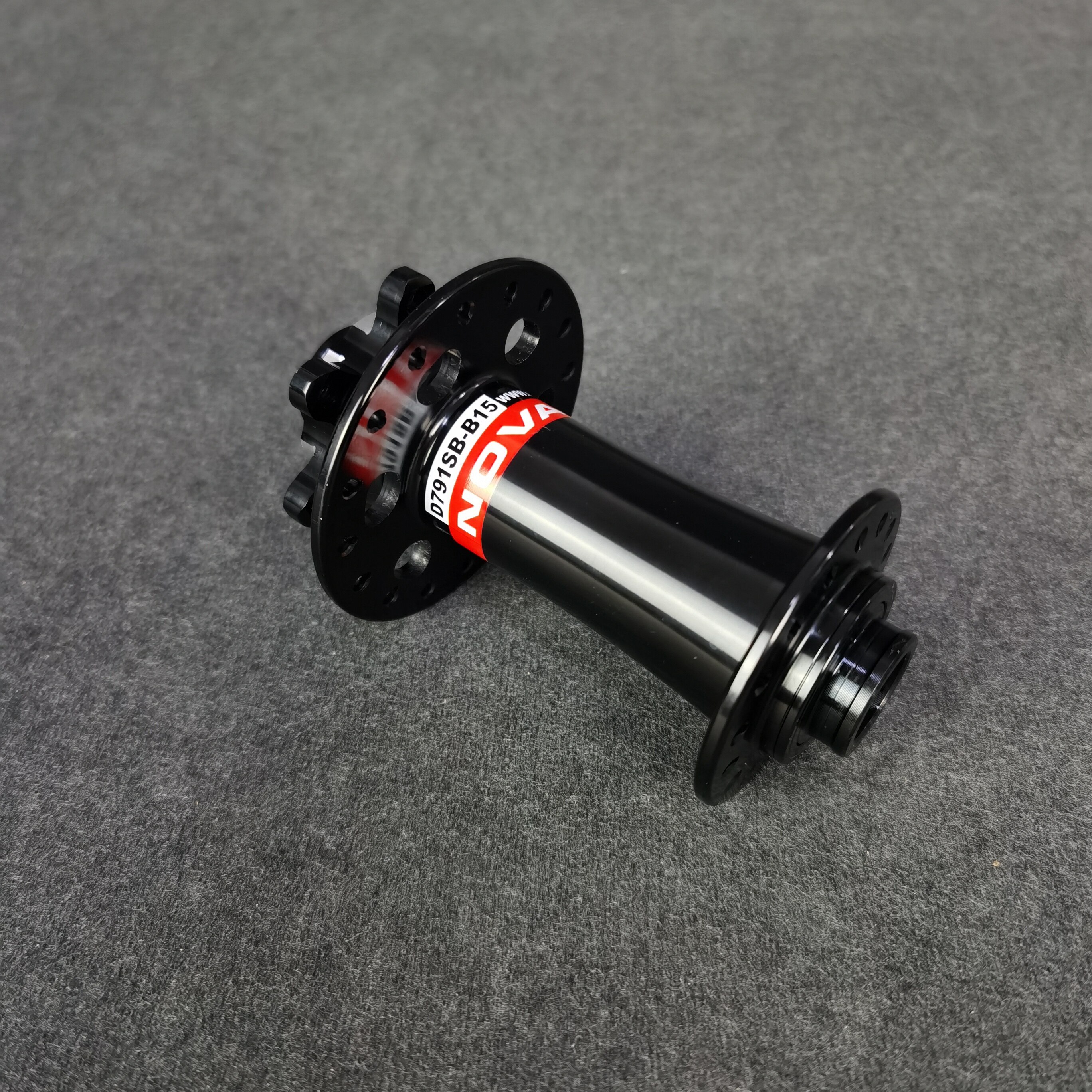NOVATEC D791SB-B15 Road/MTB disc brake front hub thru axle 15x110mm disc barke hub black 154g 28/32 holes