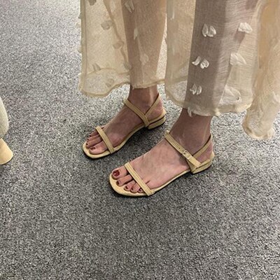 Eoeodoit sommar låga klackar sandal kort casual dagliga sandaler öppen tå skor kvinnor rom sandaler: Beige / 6