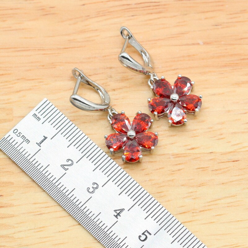Set di gioielli Color argento con zirconi rossi per le donne forma di fiore ciondolo bracciale orecchini anelli collana confezione regalo