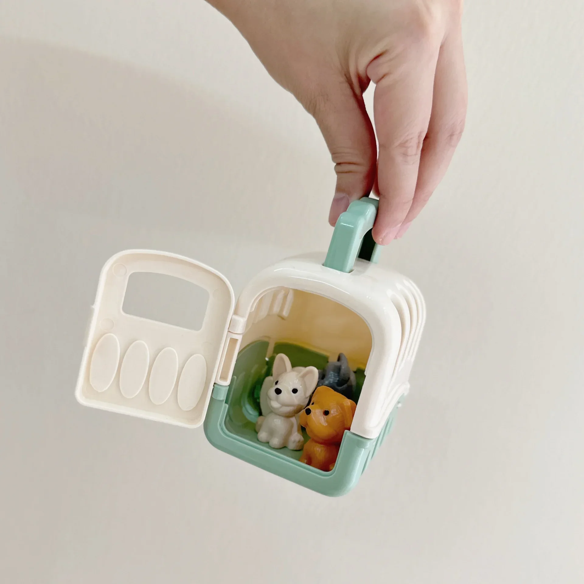 8pcs/set Cute Dog Pet Basket Family Toys Dog Doll Set Dog Cage Toys Scene Playing Toys Christmas Decoration