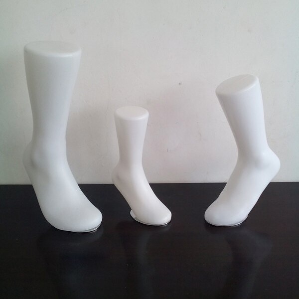 Korkeatasoinen muodikas yksi setti /3 kpl uros naispuolinen lapsi muovinen mallinukke jalkanukke päällä