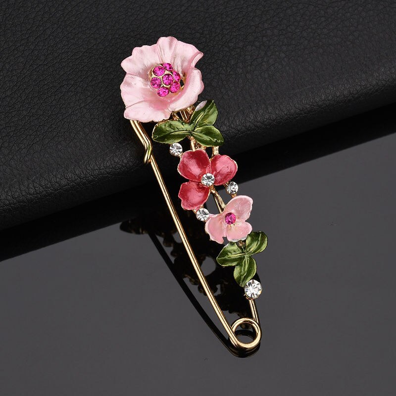 LNRRABC Elegante Kroon Crystal Flower Sjaal Gesp Broche Pin Revers Pin Kraag Vrouwen Meisje Pins Badges Voor Kleding Ornament: 3