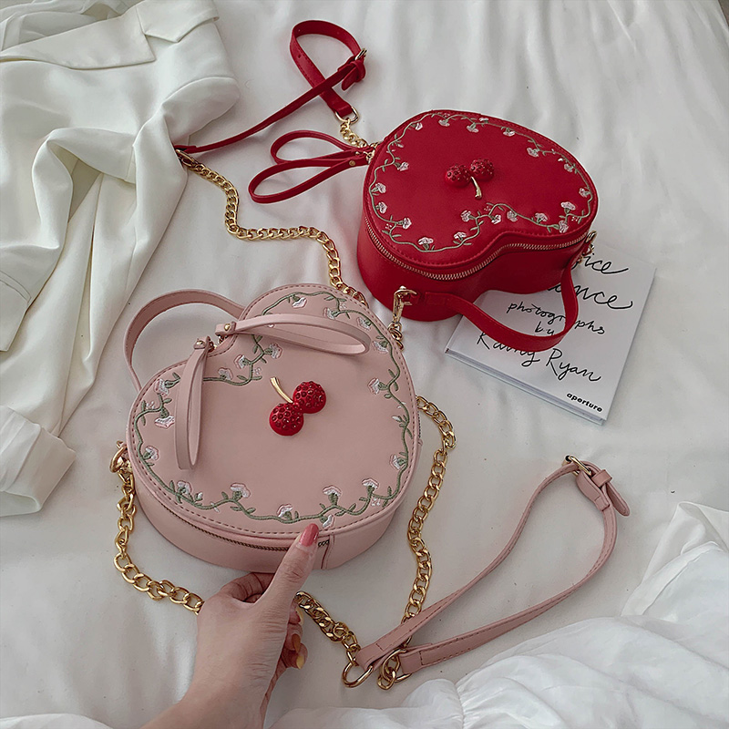 brodé cerise en forme de coeur Pu cuir femmes sac à bandoulière fourre-tout sac à bandoulière chaîne sac à main sac à main dames pochette