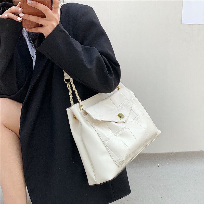 Vrouwen Schoudertas Grote Capaciteit Eenvoudige Handtas Lock Front Flap Vrouwelijke Tas