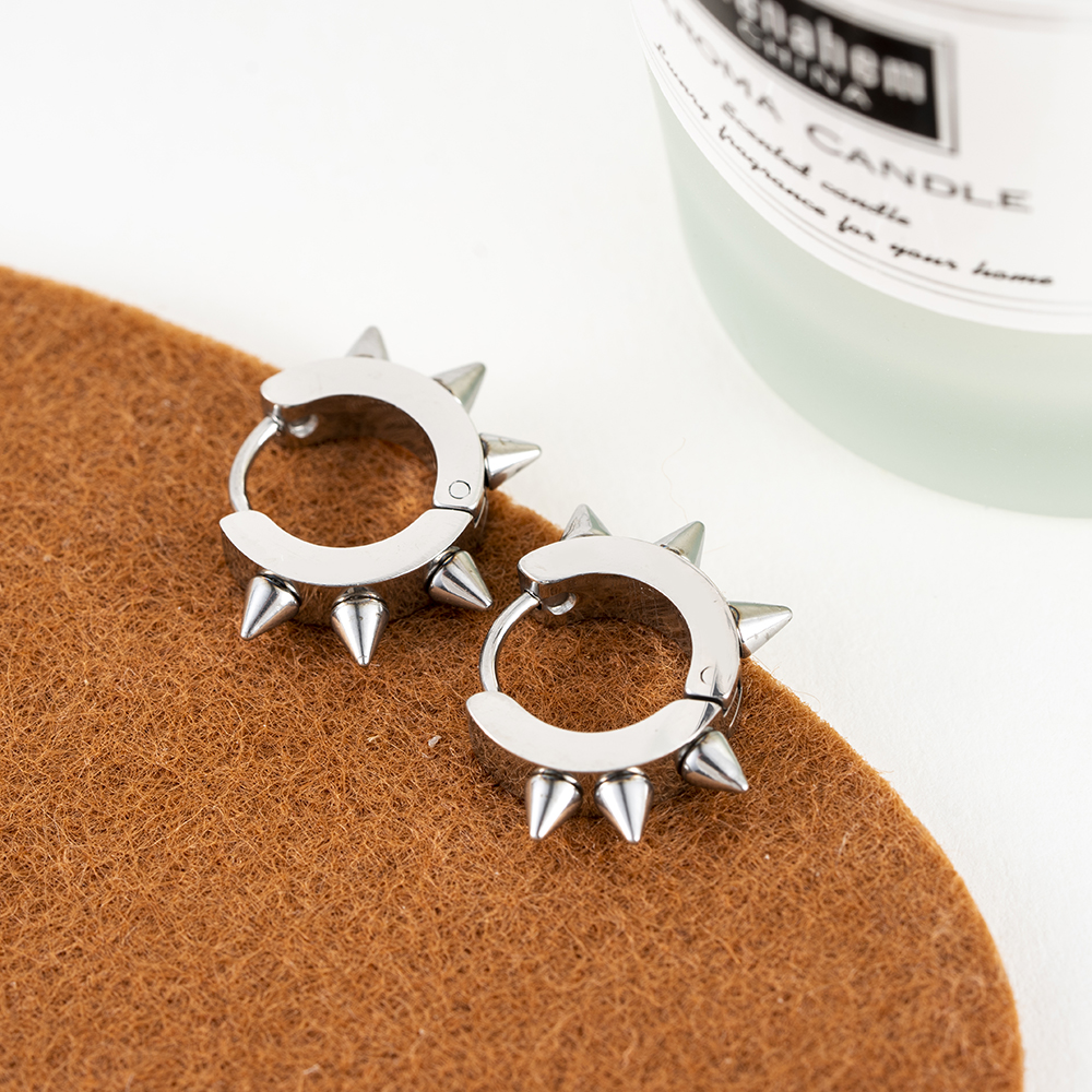 Pendientes Punk negros de acero inoxidable para hombres y mujeres, pendientes con remaches de punta, aro Huggie gótico negro, joyería, , accesorios