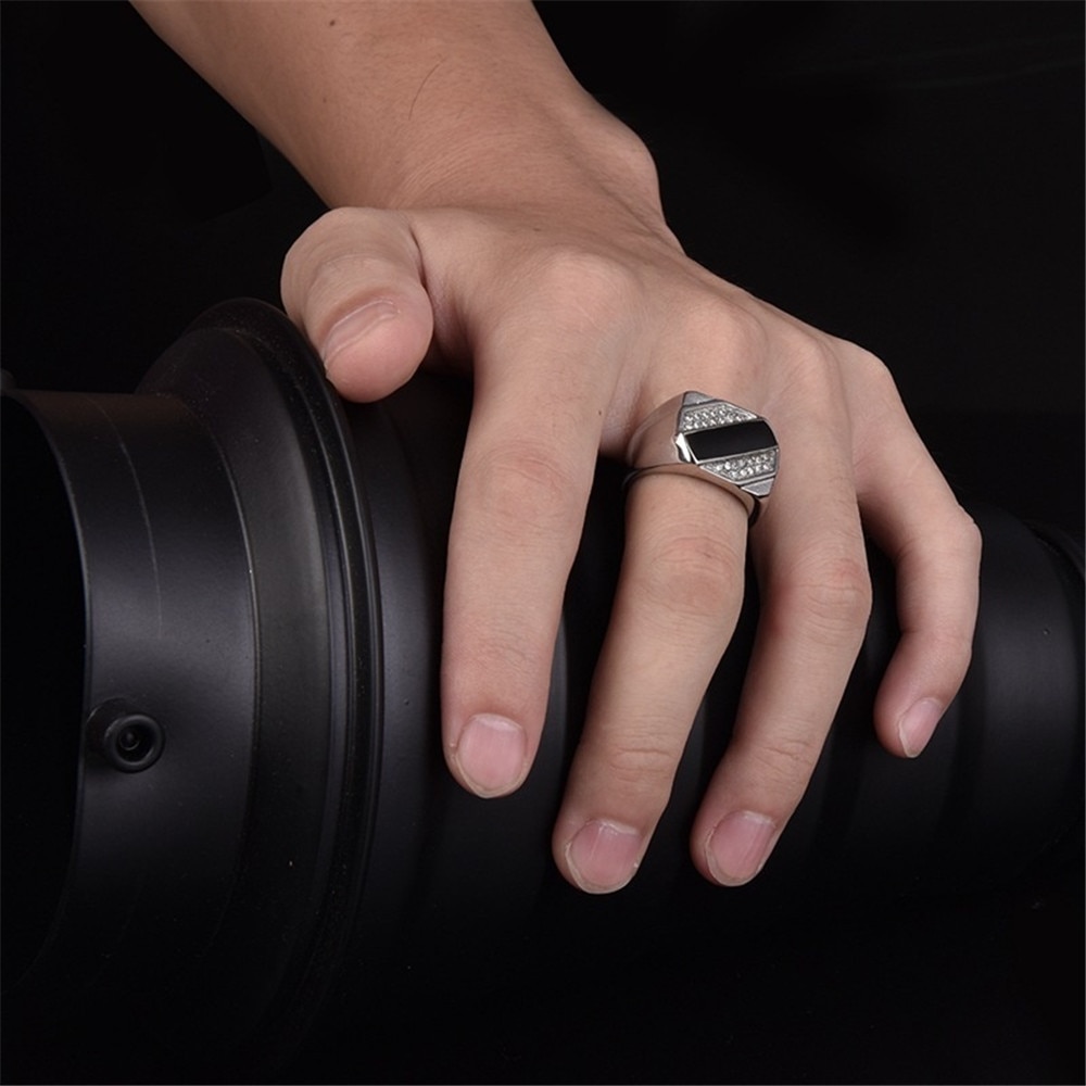 FDLK-Anillo de boda con diamantes de imitación para hombre, joyería masculina de buena , Color plateado, esmalte de imitación negro, talla clásica 6-11