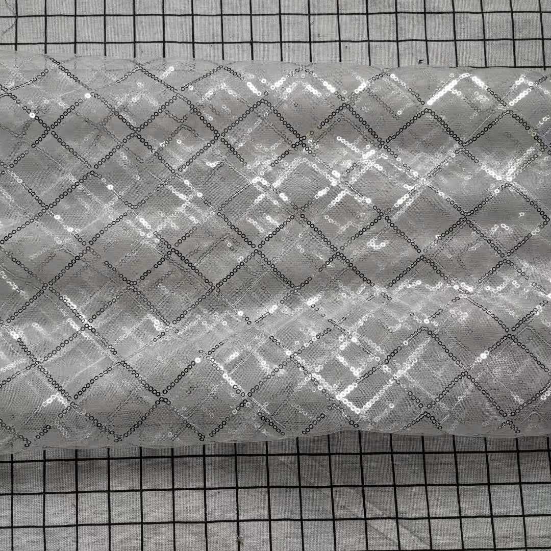 Tkanina zdobiona cekinami w kracie rękojeść koronkowa cekinowa haftowanie rękodzieło moda suknia ślubna DIY damska tkanina siateczkowa tkanina: 6 metrów / BIAŁY