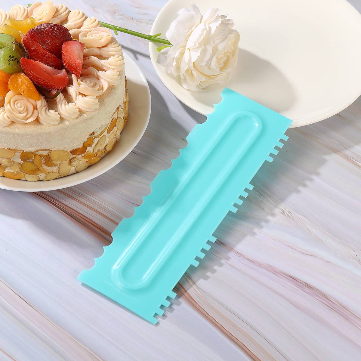 Cake Decorating Comb Cake Scraper Icing Smoother Plastic Confectionery Pastry Spatula Baking Tools for Cake Shop Home Bakeware