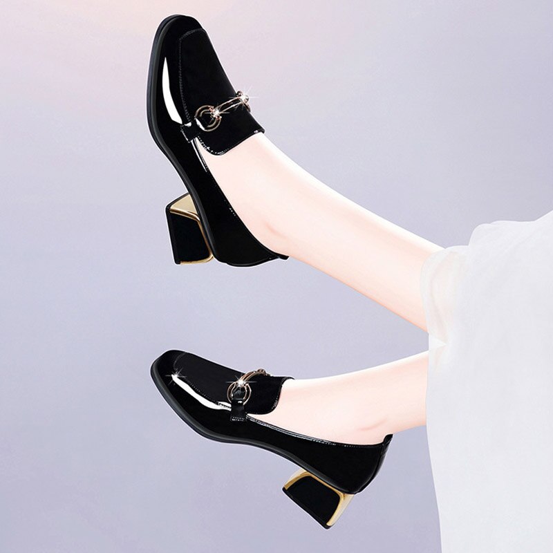 Høst kvinner kjole sko høye hæler lakk båt sko metall firkantede hæler pumps svart kontor sko dame 8628n