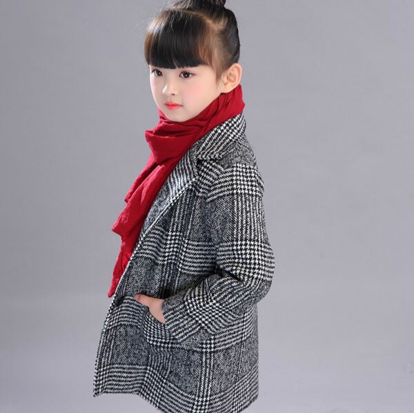 Meisje wollen jas en kinderen lange windjack