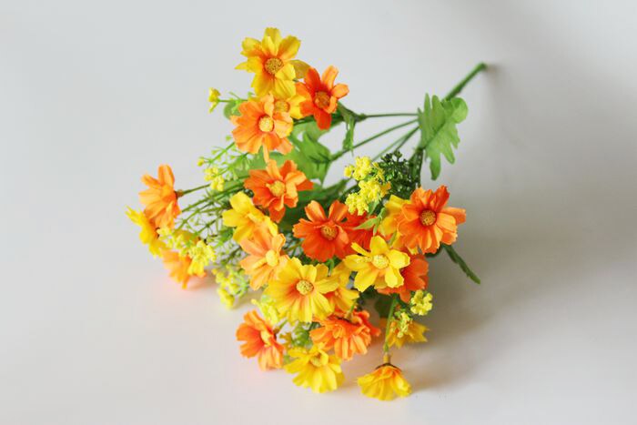 Artificial Flower Bouquet, Preserved Silk Daisy, for Indoor and Outdoor Decoration, Home and Office, 28 Heads, 1 pc: Orange