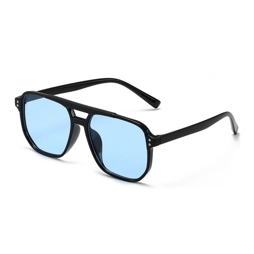 Gafas de sol Punk con montura cuadrada para hombre y mujer, lentes de sol Retro Anti-UV, protección ocular para playa, accesorios de viaje, tonos negros: Rojo