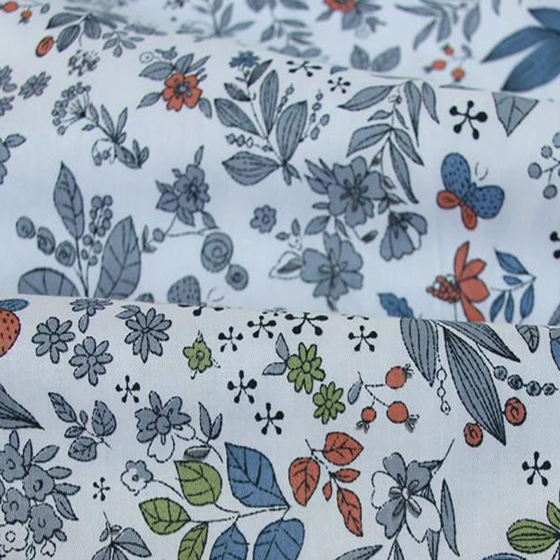 100% de algodón con estampado de flores pequeñas blancas y grises, tela de popelina de algodón, tela de punto, tela de retazos, decoración para el hogar