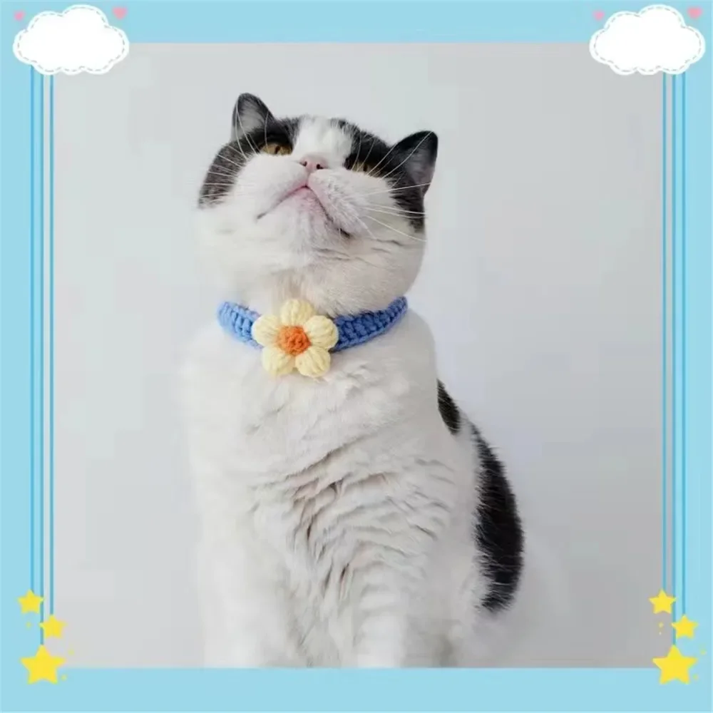 Collare per cani e gatti tutto'uncinetto Kawaii Collana di lana regolabile Fiori Accessori per il collo di animali domestici Cucciolo Gattino Sciarpa lavorata a maglia Papillon Regalo per animali domestici