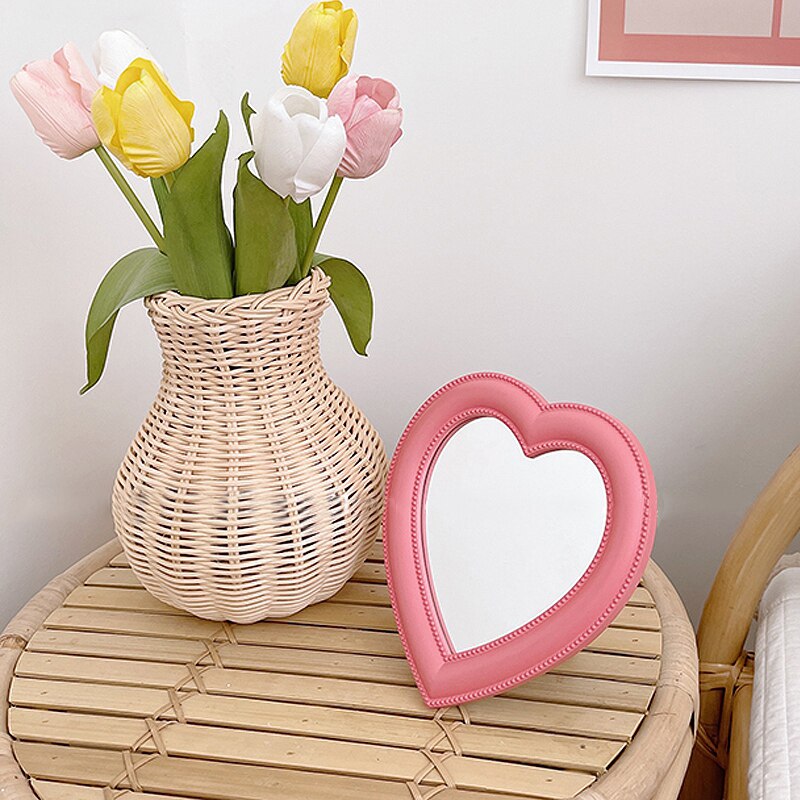 Espejo de maquillaje en forma de corazón para niñas, espejo de tocador de doble uso montado en la pared, herramientas cosméticas portátiles para decoración de escritorio