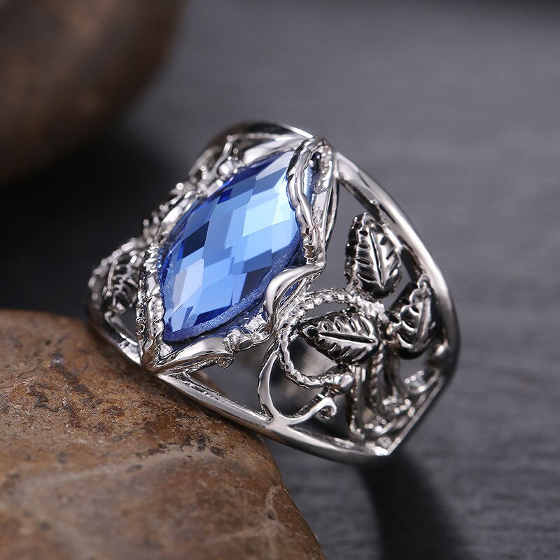 Luxus Weiblichen Blauen Kristall Ring Jahrgang Silber Farbe Große Hochzeit Ringe Für Frauen modisch Hohl Blume Zirkon Engagement Ring