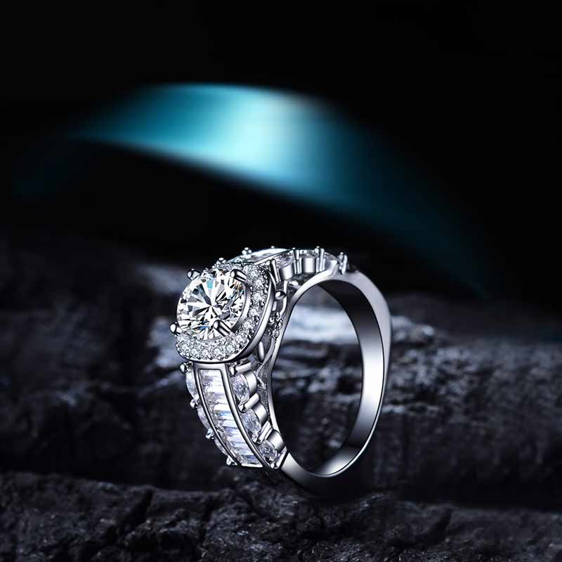 HUITAN Wedding Ring For Women Prong Setting Silver Plated Engagement Ring With Clear Cubic Zircon Ladies Finger Ring