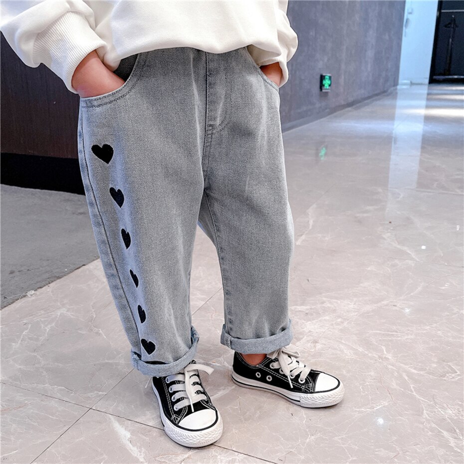 Jeans per ragazze Jeans con motivo a cuore Jeans per bambina primavera autunno Jeans neonata abiti Casual per bambini
