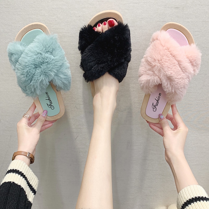 Femmes chaussures moelleux fausse fourrure sandales femmes 20202 été grande peluche sandales décontracté en plein air sandales femme fourrure tongs