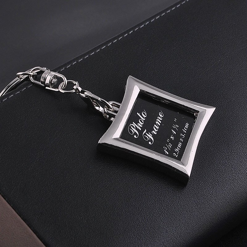 1 stks blanco fotolijst sleutelhanger cadeau autosleutelhangers hangers metalen sieraden sleutelhangers voor mannen en vrouwen: Rood