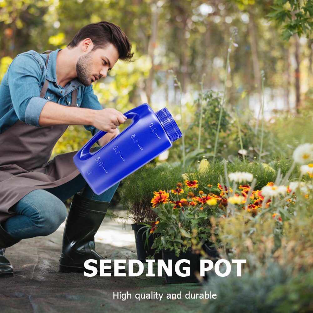 2L Handheld Spreader Adjustable Hole Size Lawn Fertilizer For Seed Salt Fertilizer Pot Fertilizer Bottle Watering Sprinkler
