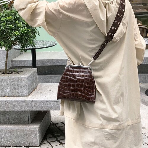 Handbags Wide Straps Crocodile Bags Clutch Bags Vintage Bags Messenger Bag Women Bag Korea: coffee