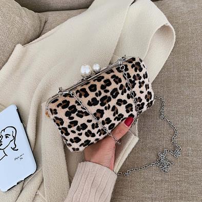 leopard perle spenne eske damehåndvesker kveldsveske skulderveske crossbody mini bag jenters uformelle kjedeveske: kaki