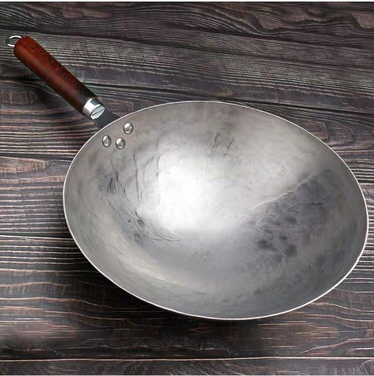 36cm træhåndtag rent jern ingen belægning non-stick wok hånd smedning jern pan kinesisk stil jern pot gaskomfur: 30cm