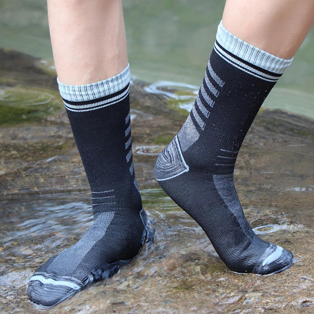 1 Pair Wading Socks Comfortable Waterproof Socks Elastic Cozy Women Men Winter Warm Mid-Tube Socks for Climbing