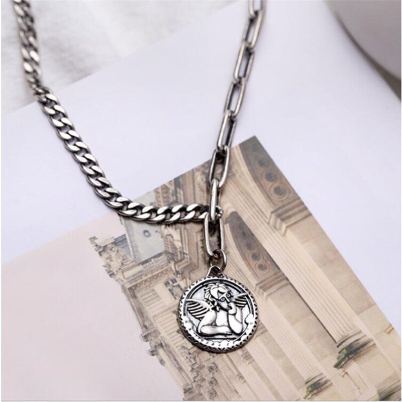 Retro Thaise Zilveren Angel Coin 925 Sterling Zilveren Sieraden Ronde Kaart Hip Hop Asymmetrische Splicing Hanger Kettingen H102