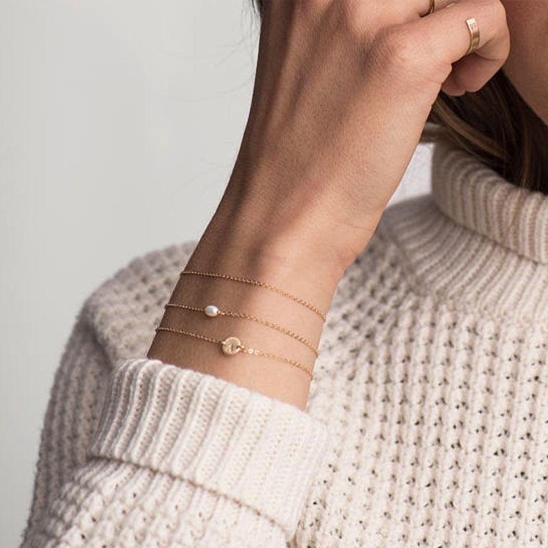 Bokstav armbånd for kvinne trendy enkle justerbare gullfarge armbånd smykker