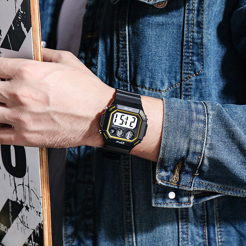 Te Lezen Grote Cijfers Cool Horloges 44Mm Wijzerplaat 30M Water Weerstaan Led Back Light