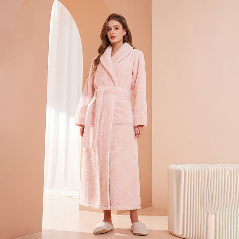 Vrouwelijke Herfst en Winter Warm Lange Flanel Dikke Paar Bad Badjassen Mannen Vrouwen Pyjama Douche Gewaad Badhanddoeken Voor Volwassenen