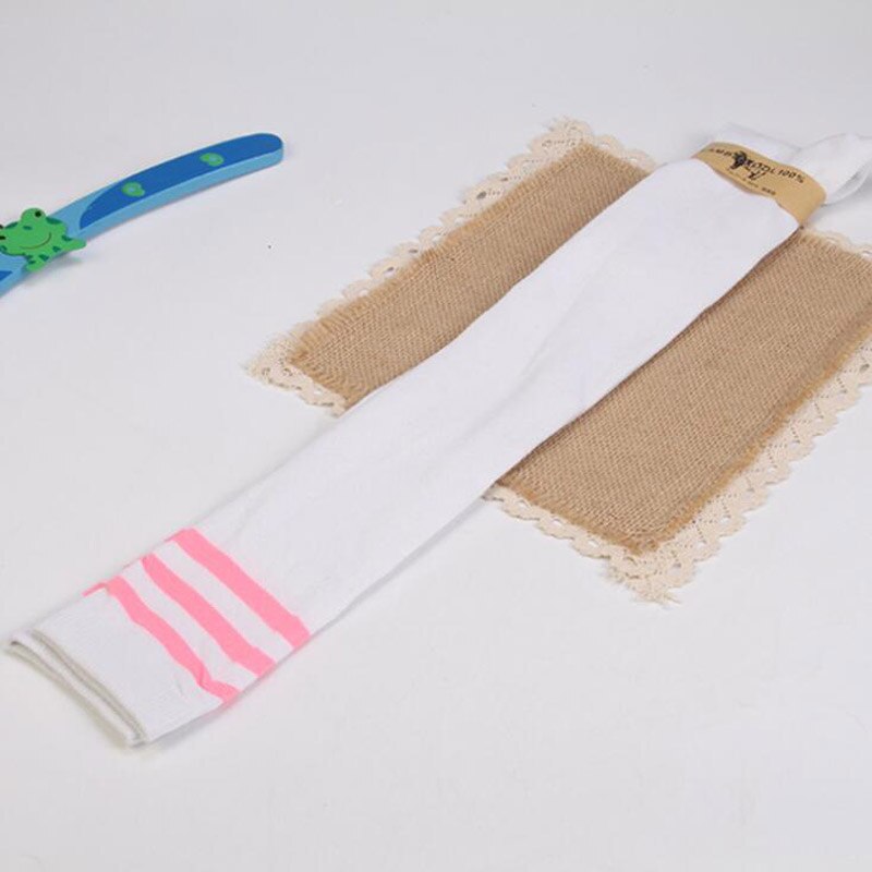 Over knestrømper svart hvit blå rød lang stripe sokker japansk tegneseriestrømper for kvinner jenter cosplay: Hvit og rosa