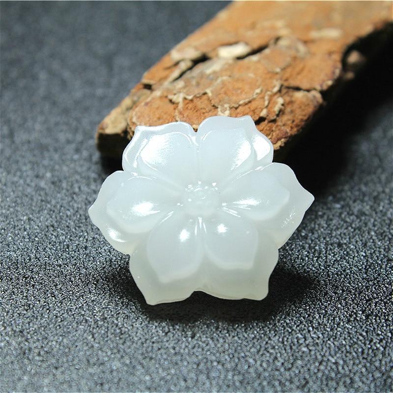 Naturlig hvid jade blomst vedhæng halskæde kinesisk håndskåret charme smykker tilbehør amulet til mænd kvinder