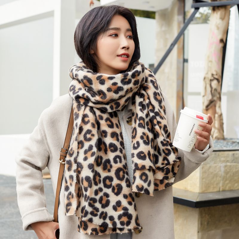200 x 90cm store tørklæder til kvinder faux cashmere wnter poncho leopard tørklæde kvindeligt sjal kvinders tippet leopard pashmina: Lys leopard