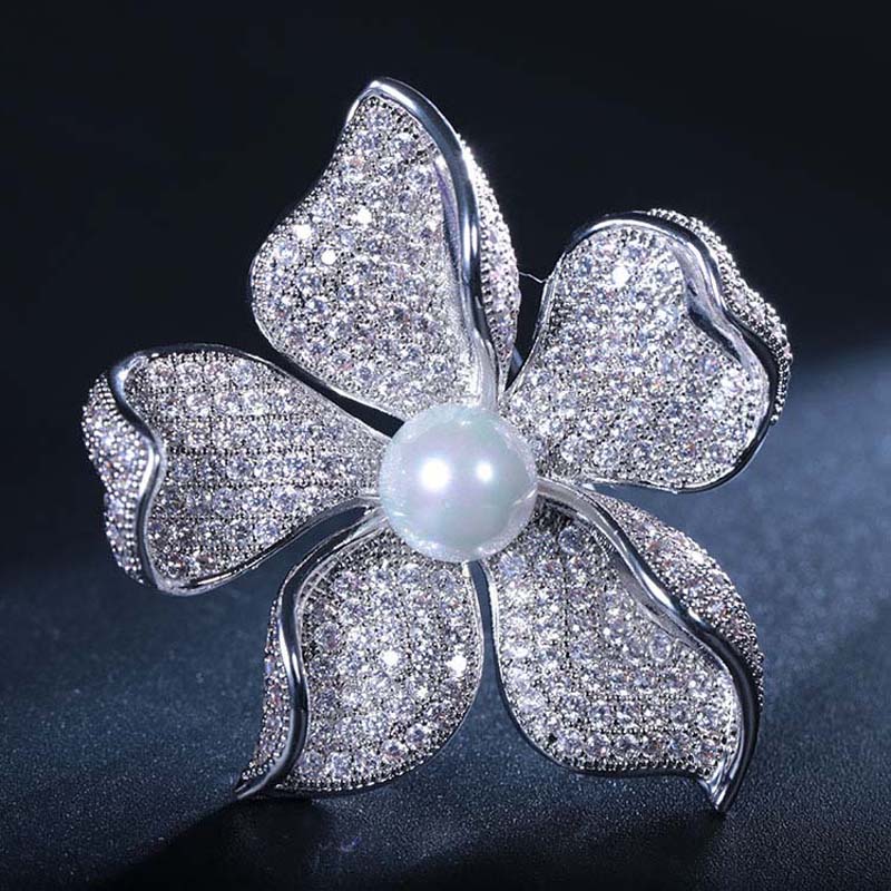 Rode Bomen Sparkly Bloem Broche Voor Vrouwen Met Luxe Cubic Zirkoon En Shell Parel Kerst Cadeau Voor Dames