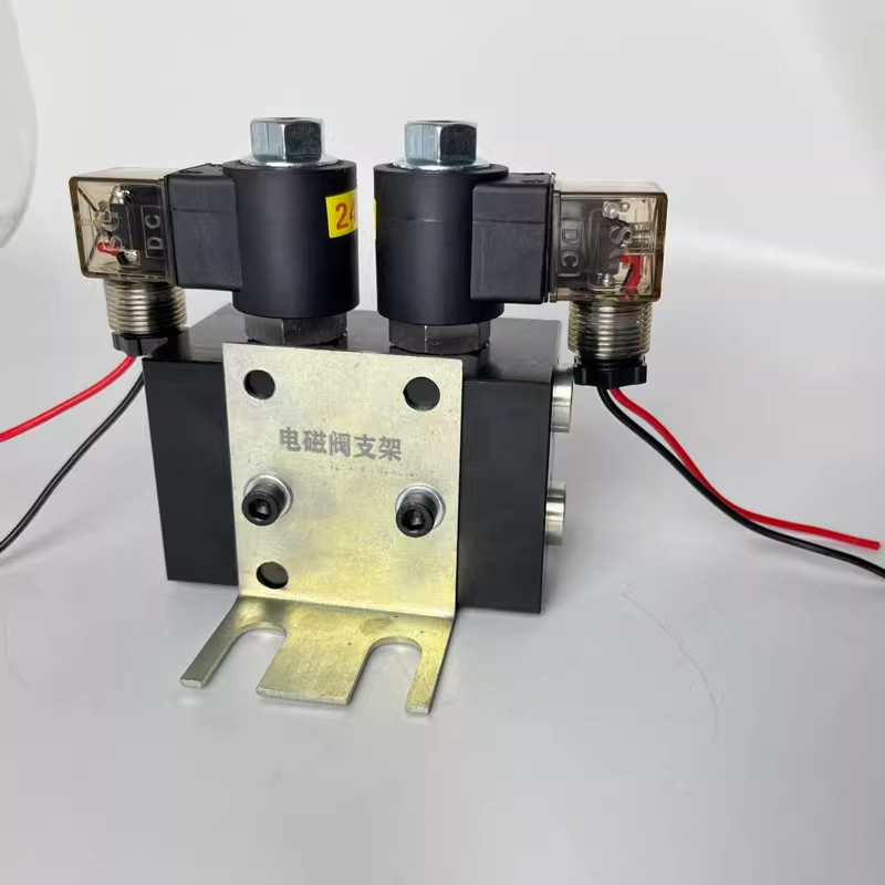 Excavator quick change connector hydraulic solenoid valve 12V/24V modified electronic control reversing valve accessories