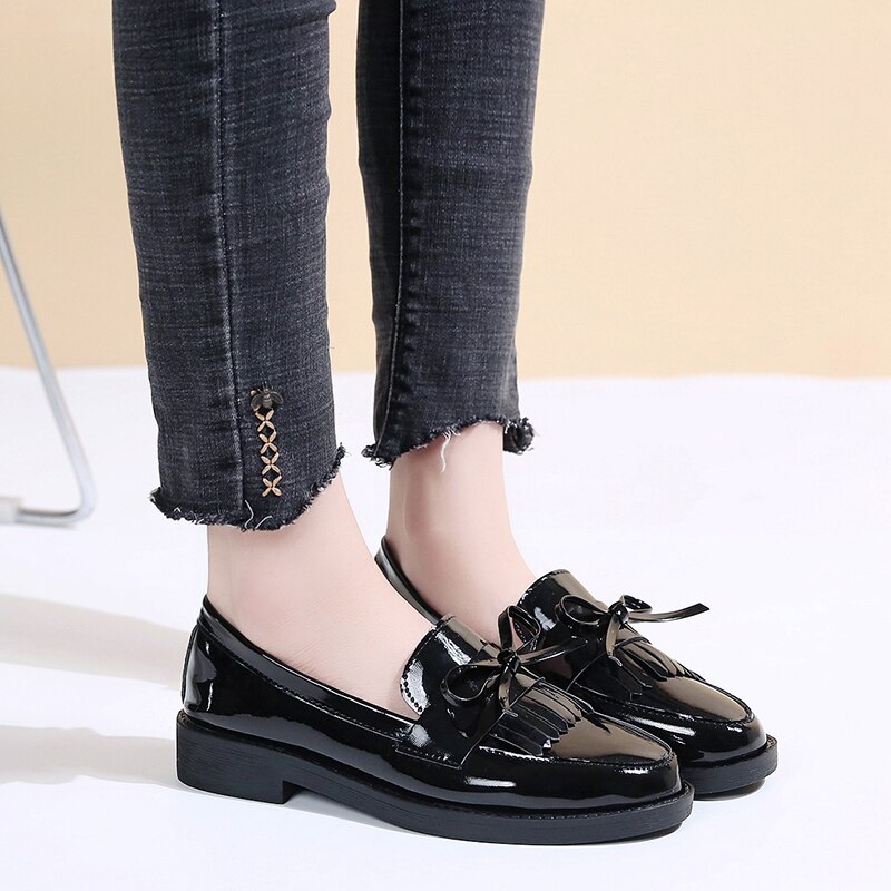 Spring Autumn Women Oxford Shoes Pointed Toe Office Work Shoes Patent Leather Dress Shoes Low Heels Brogue Shoes