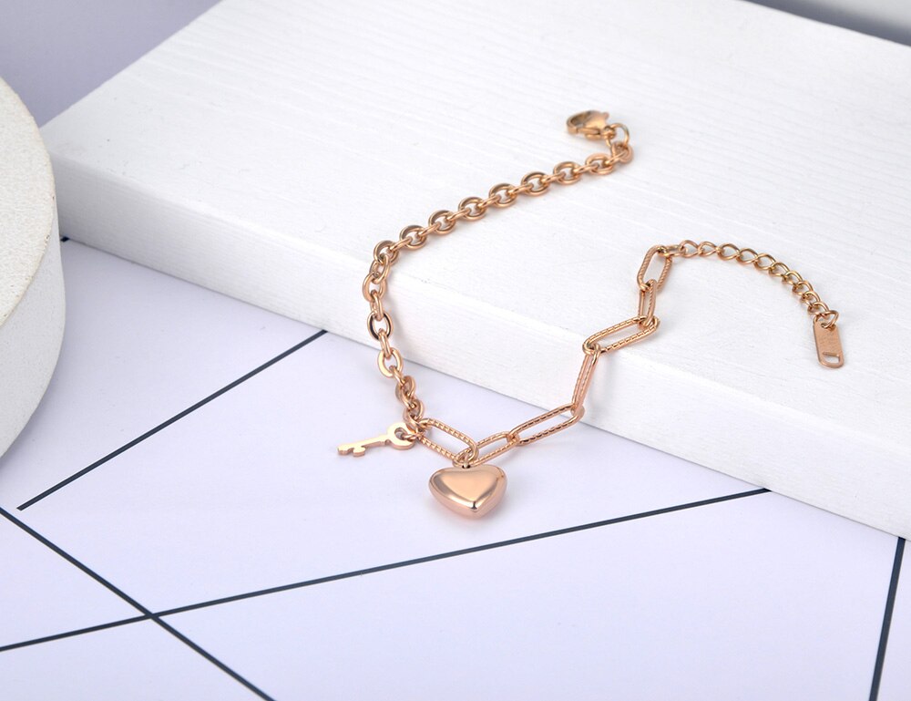 Lokaer Rvs Sleutel &amp; Heart Charm Armbanden Voor Vrouwen Meisje Bohemen Rose Gold Chain &amp; Link Armband Sieraden b20067