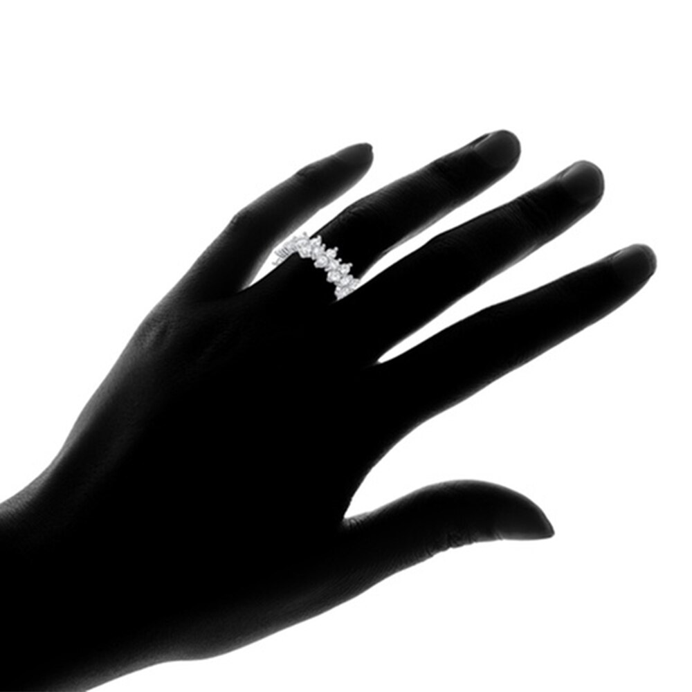 Huitan Volledige Verharde Kleine Ronde Zirkoon Vrouwen Promise Ring Onregelmatige Luxe Bridal Huwelijksceremonie Ringen Fijne Mode-sieraden
