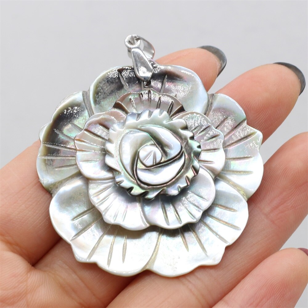 Natural Shell Flower Pendant Shell Pendant for Making Women DIY Neckalce Exquisite Size 47x47mm