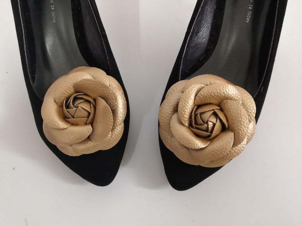 1 par de zapatos de Camelia de PU con Clip, zapatos removibles, adornos para zapatos de novia, Clip # SH2020017
