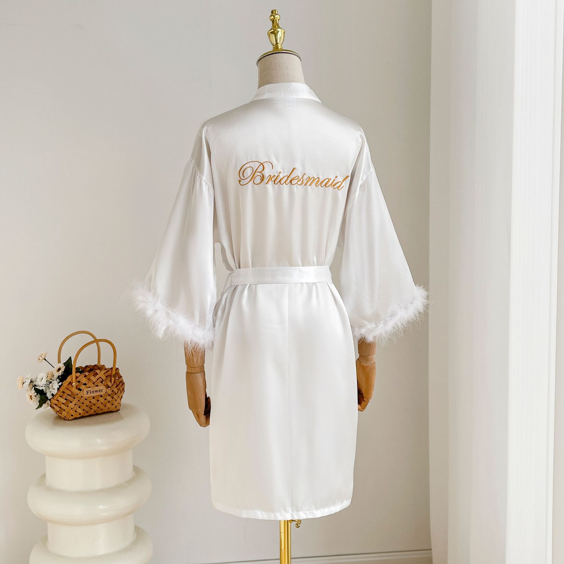 Robe de demoiselle d'honneur en Satin, Kimono, Lingerie intime, Sexy, manches plumes, peignoir, chemise de nuit, vêtements de nuit courts, taille unique: Ivoire