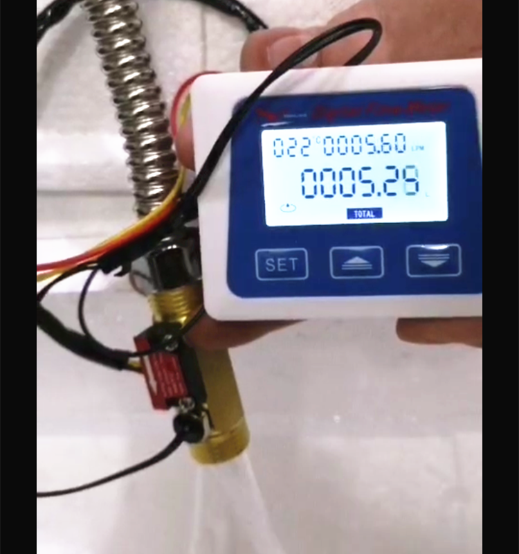 Digital Flow Meter+ Brass flow sensor Temperature measuring YF-B7 Water Turbine meter
