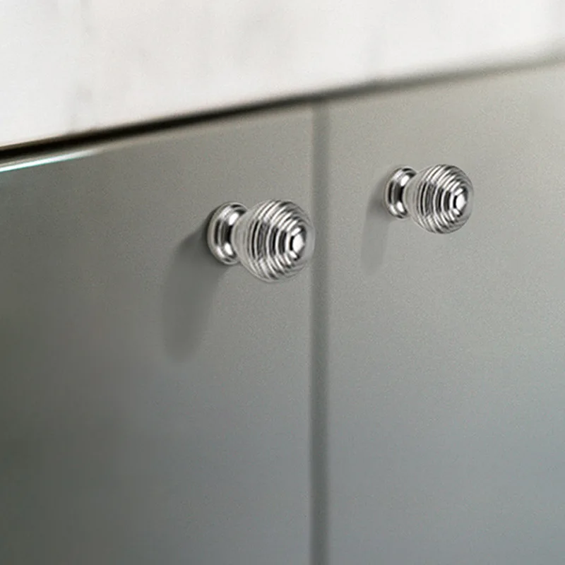 Manija de un solo orificio de aluminio plateado, cajón de armario moderno, perilla redonda, muebles de armario de cocina, manija de puerta pequeña, decoración del hogar